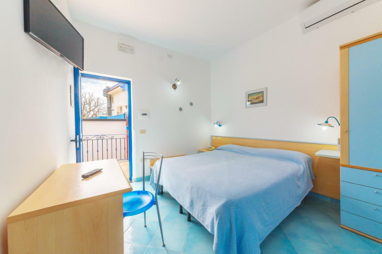 Hotel Celeste Прочида Экстерьер фото